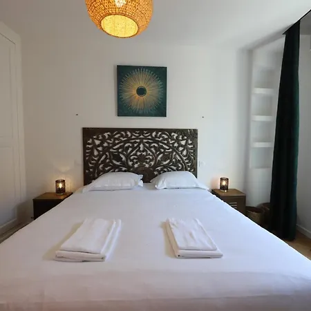 Cozy Along The River - Downtown & Terrace - 4 *